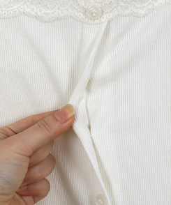 レーズスクエアネックTシャツ