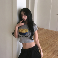 ユニークプリントクロップドTシャツ MERANGE GRAY