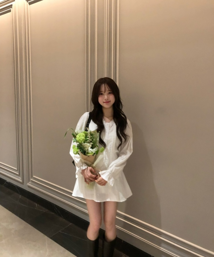 에어리 프릴 미니 스커트 화이트