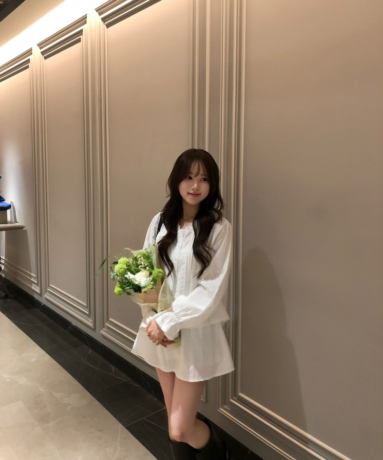 에어리 프릴 미니 스커트 화이트