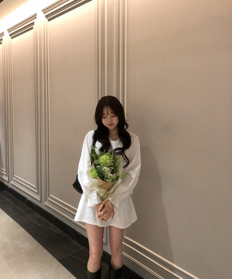 에어리 프릴 미니 스커트 화이트