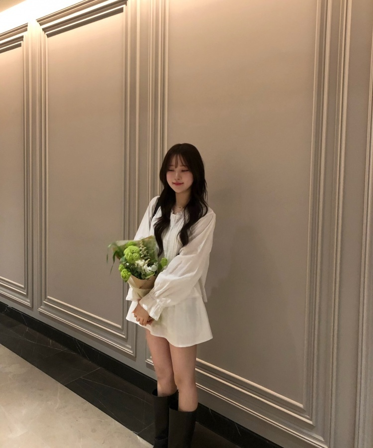 에어리 프릴 미니 스커트 화이트