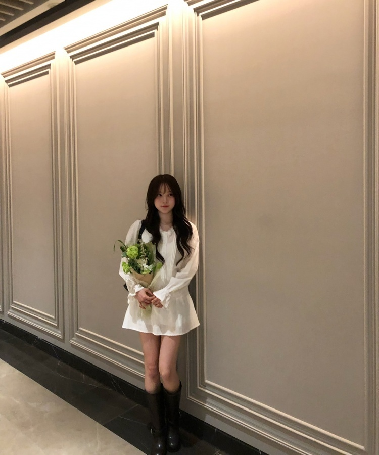 에어리 프릴 미니 스커트 화이트