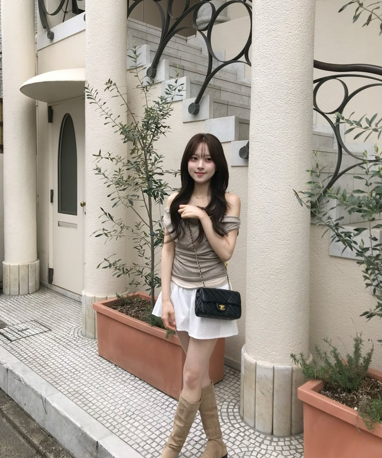 スリムオフショルダートップス BEIGE