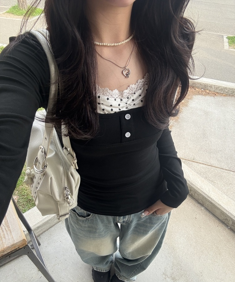 도트 셔링 일체형 긴팔 티셔츠 블랙