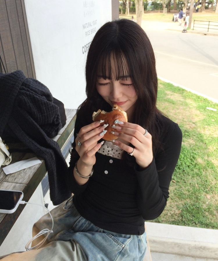 도트 셔링 일체형 긴팔 티셔츠 블랙