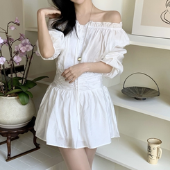 オフショルダーフリルミニワンピース IVORY