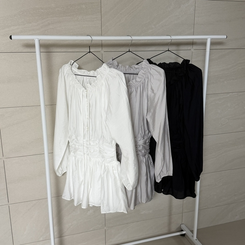 オフショルダーフリルミニワンピース