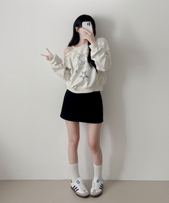 カットオフショルダートレーナー Milk