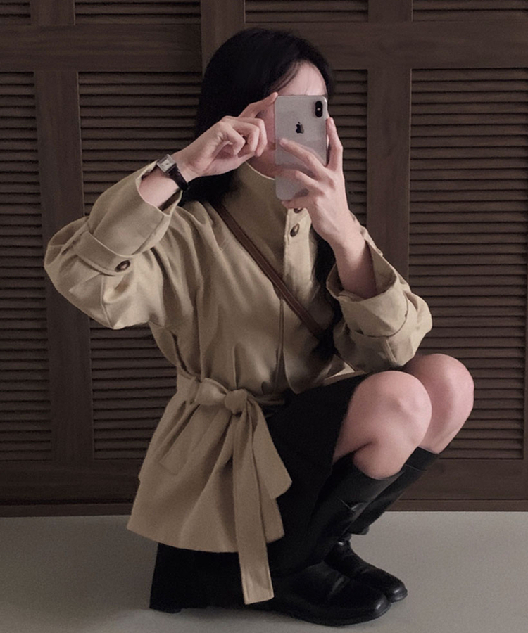 스튜디오 백버튼 하이넥 숏 트렌치 코트 자켓 진베이지