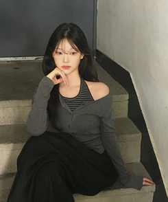 ストライプホルターネックレイヤードトップス CHARCOAL