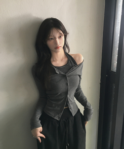 ストライプホルターネックレイヤードトップス CHARCOAL