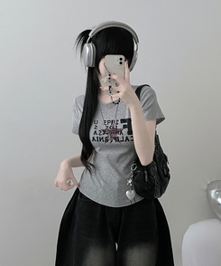 ビンテージレタリングセミクロップ半袖Tシャツ GREY