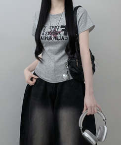 ビンテージレタリングセミクロップ半袖Tシャツ GREY