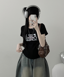 ビンテージレタリングセミクロップ半袖Tシャツ BLACK