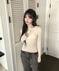 パンチングスリムフィットTシャツ CREAM