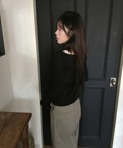 パンチングスリムフィットTシャツ BLACK