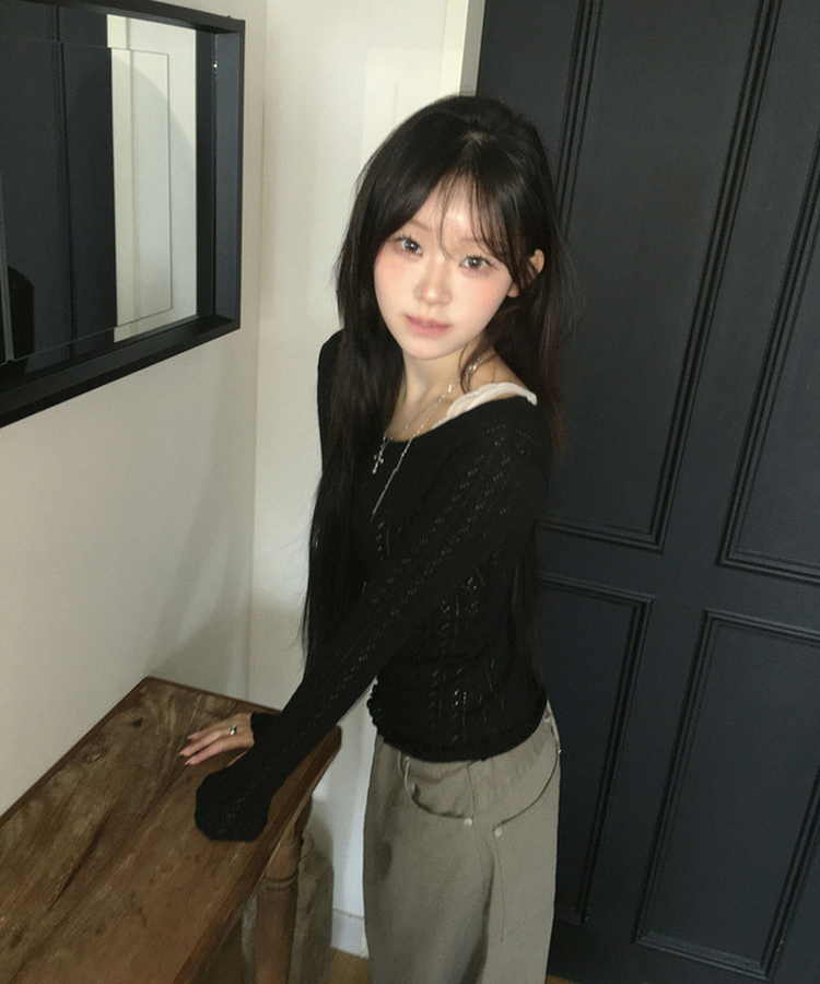 パンチングスリムフィットTシャツ BLACK