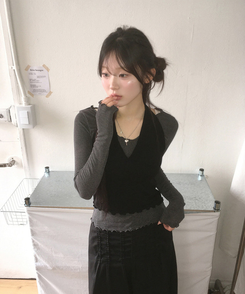 【SET】フリルレイヤードトップ CHARCOAL