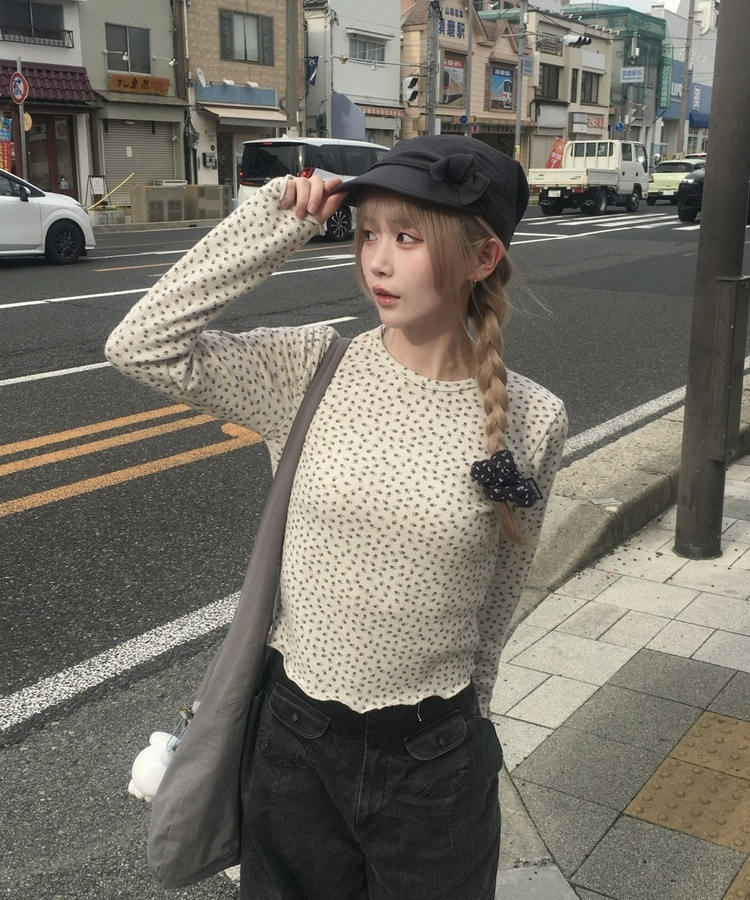 ミニフラワーフィットトップス BEIGE