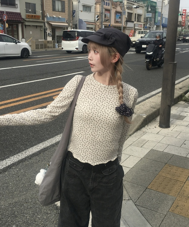 ミニフラワーフィットトップス BEIGE