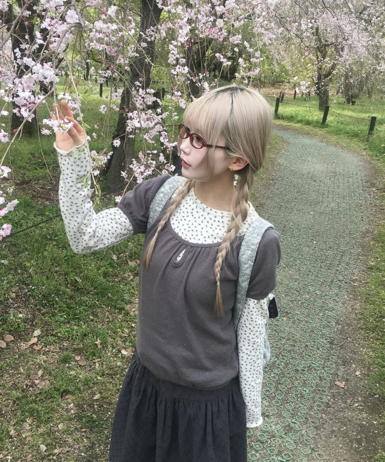 ミニフラワーフィットトップス BEIGE