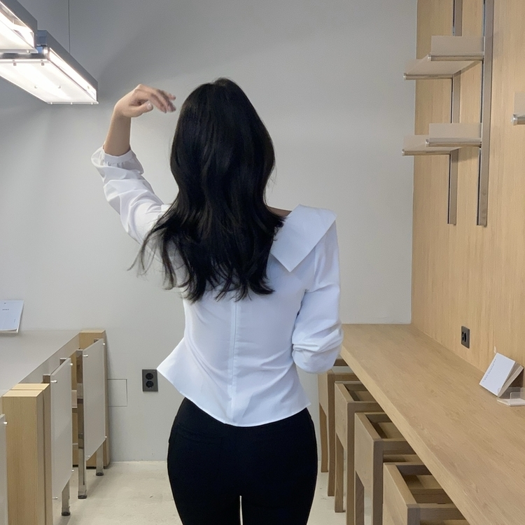 フェミニンシャーリングブラウス IVORY