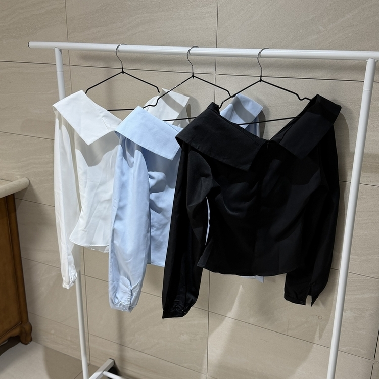 フェミニンシャーリングブラウス