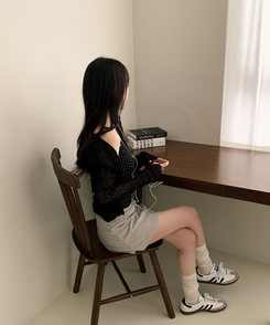 Vネックシアー長袖カーディガン BLACK