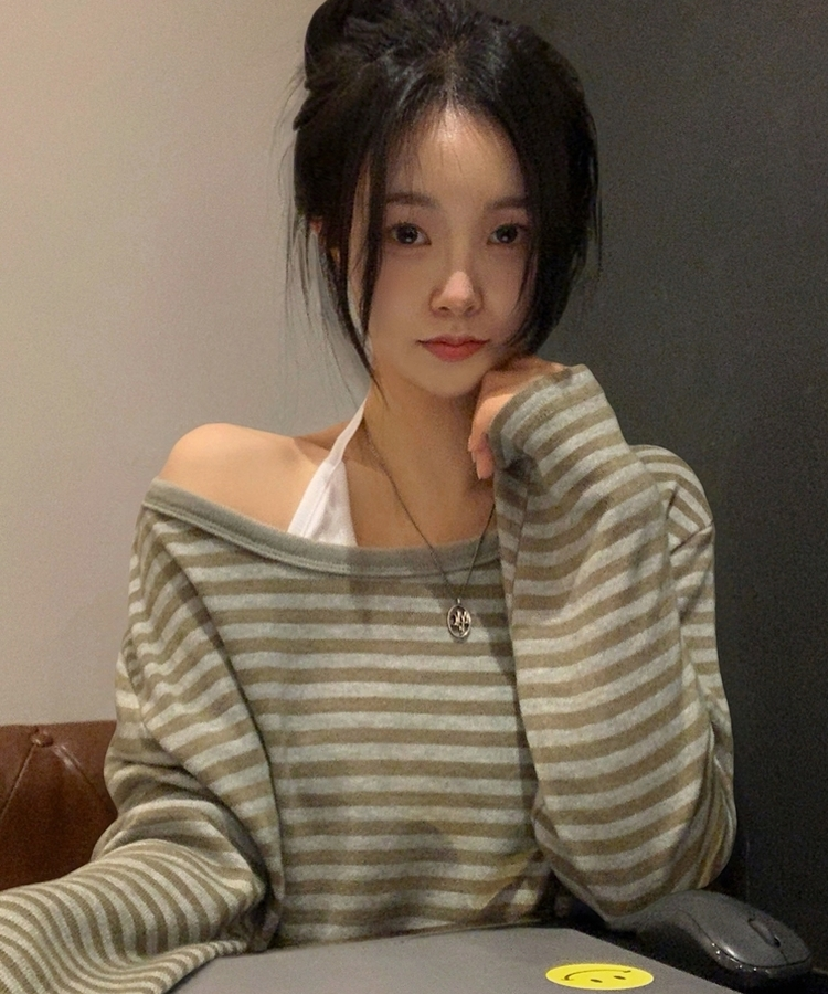 스트라이프 원오프 긴팔티셔츠 맨투맨 4color 그린