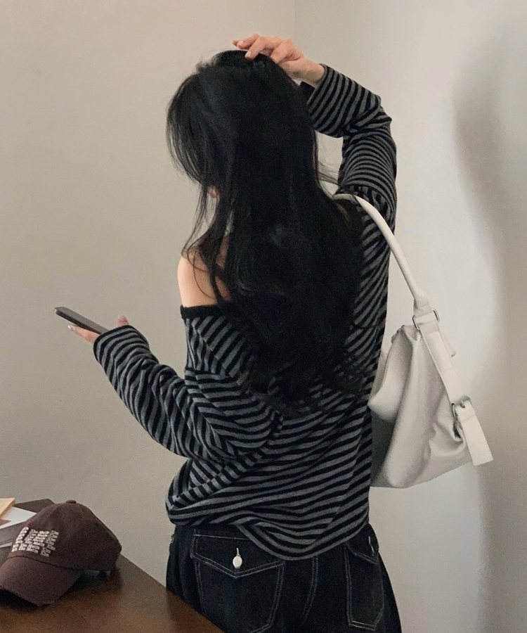 스트라이프 원오프 긴팔티셔츠 맨투맨 4color 블랙