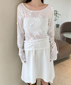 シースルーフラワー長袖Tシャツ IVORY
