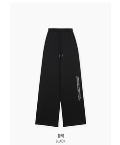 【SET】オフショルダートップス＋トレーニングパンツ