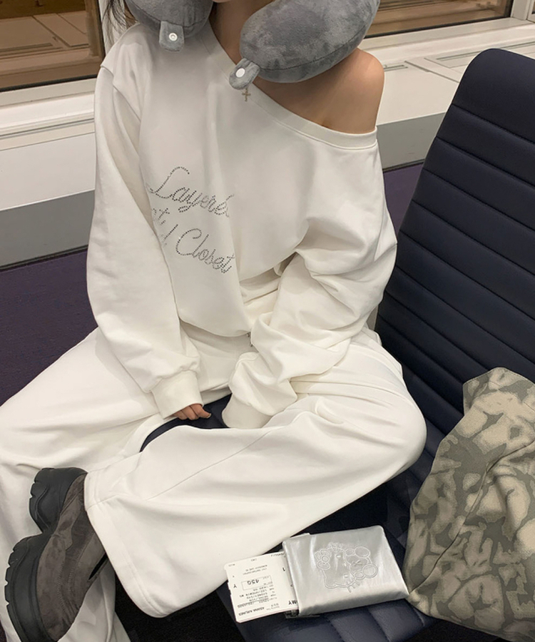 【SET】オフショルダートップス＋トレーニングパンツ WHITE