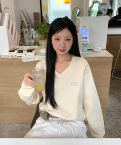 Vネックトレーナー CREAM