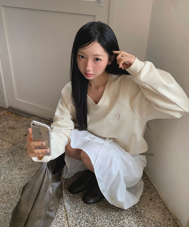 Vネックトレーナー CREAM