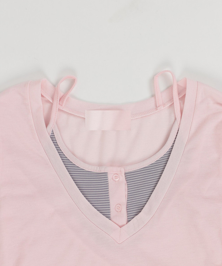 レイヤードVネックトップス