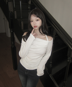 ストラップオフショルダー IVORY