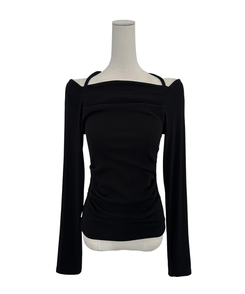 ストラップオフショルダー