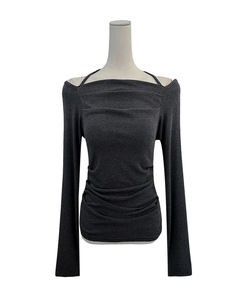 ストラップオフショルダー