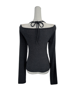 ストラップオフショルダー