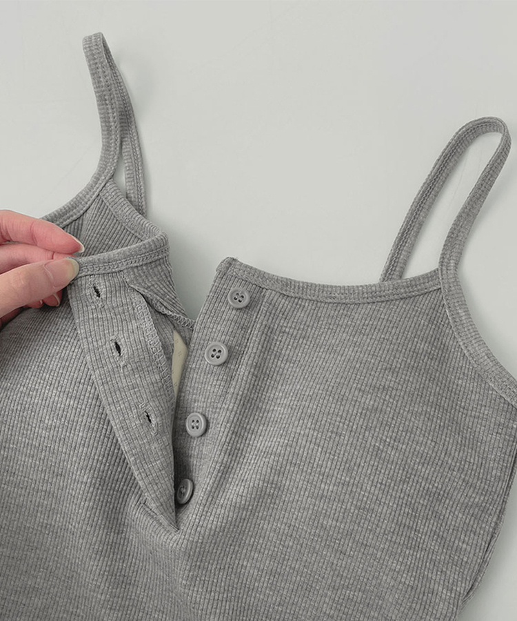 【カップ付き】ボタンストラップキャミソール