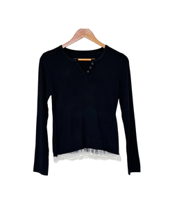 フリルボタンニット