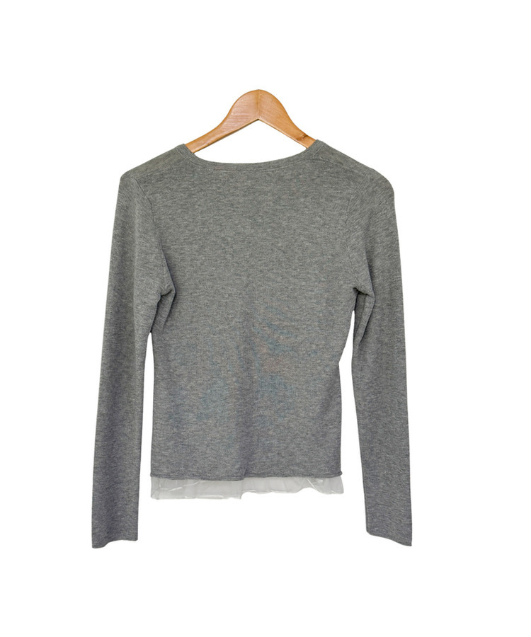 フリルボタンニット