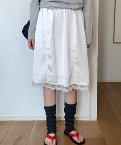 レースミディスカート IVORY