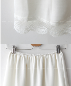 レースミディスカート