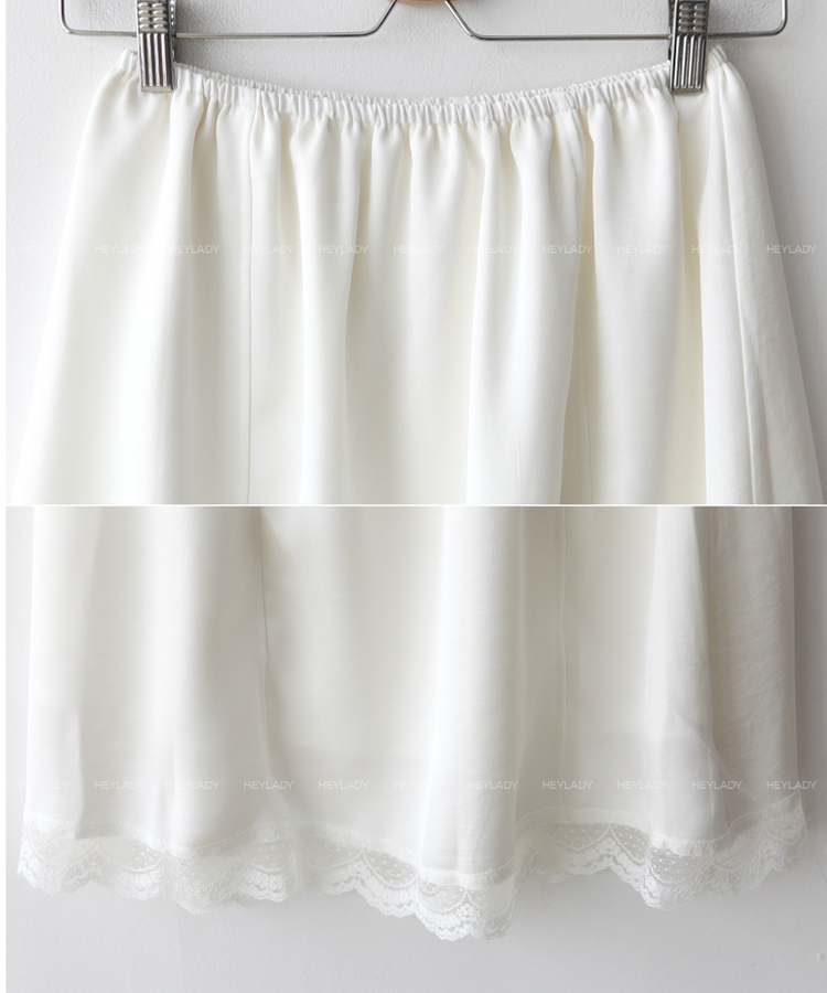 レースミディスカート