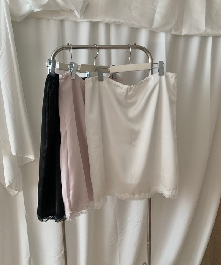 サテンレースミディスカート