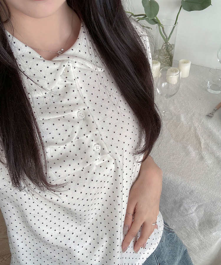 슈가 라운드 카라 도트 셔링 버튼 퍼프 반팔 티셔츠 봄신상 데이트룩 화이트