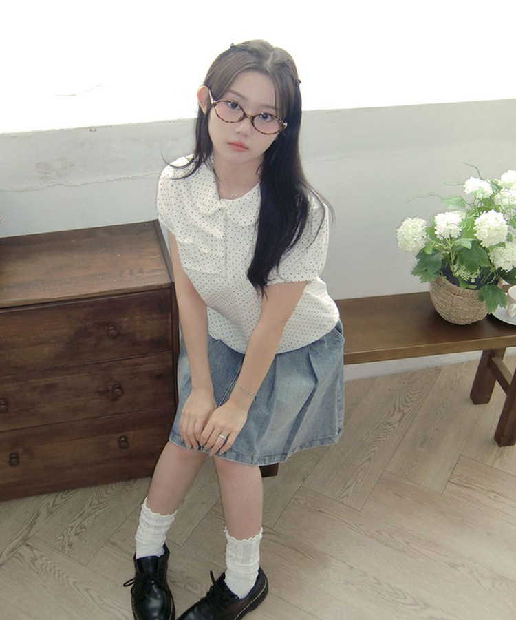 슈가 라운드 카라 도트 셔링 버튼 퍼프 반팔 티셔츠 봄신상 데이트룩 화이트